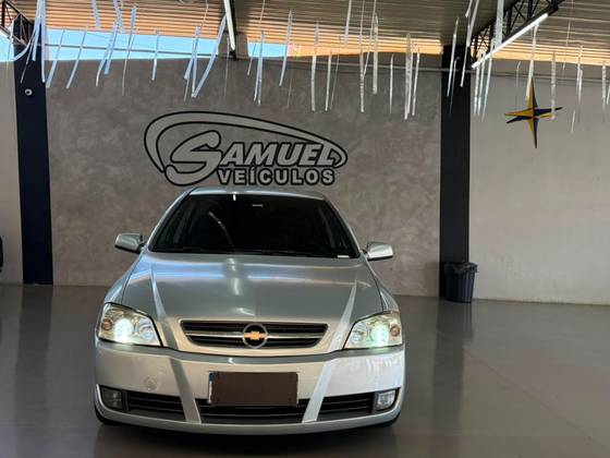 CHEVROLET ASTRA 2.0 MPFI ADVANTAGE 8V FLEX 4P MANUAL CHEVROLET ASTRA 2.0 MPFI ADVANTAGE 8V FLEX 4P MANUAL